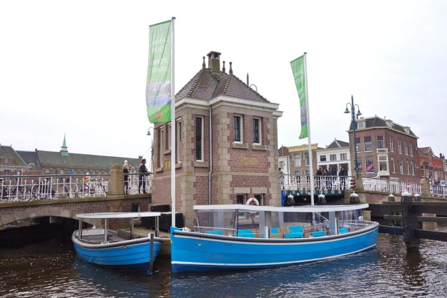 Leiden: Cruise through the Historic City Center with Guide - The Electric Boat: Quiet, Eco-Friendly, and Comfortable