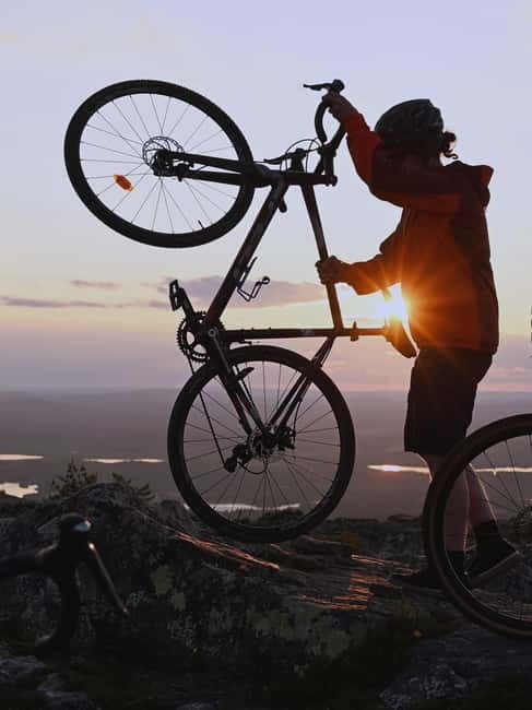 Levi: Midnight Sun E-Fatbike ride - Learning About Lappish Nature and Local Wildlife