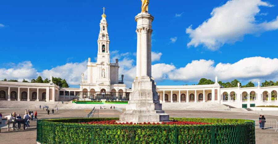 Lisbon: Fátima & The Shepherd Children Home Self-Guided Tour - Visiting The Sanctuary of Fátima
