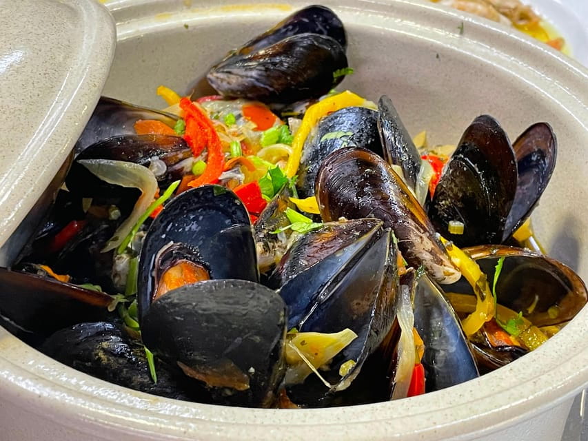 Lisbon: Market Experience & Cooking Class - Entering the Vibrant Mercado de Algés