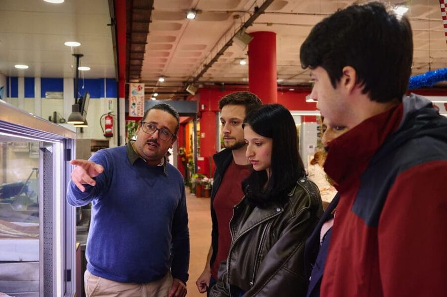 Lisbon: Market to Rooftop Wine & Culinary gastronomic jorney - Who is this experience best suited for?