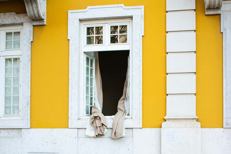 Lisbon: Photography Masterclass - Private Photo Lesson - Walking Through Lisbon’s Winding Streets
