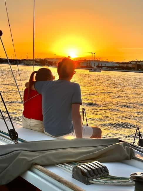 Lisbon: Romantic Cruise with Wine & Portuguese Tapas - What the Guides and Crew Bring to the Experience