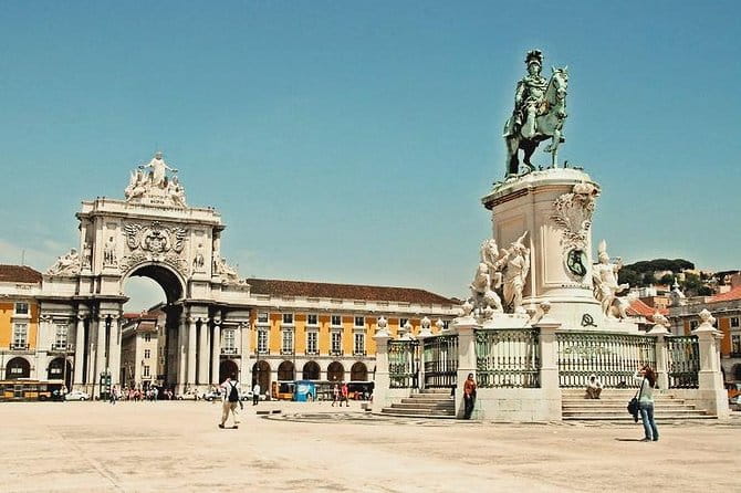 Lisbon Shore Excursion: Private Lisbon, Sesimbra and Arrábida with Wine Tasting - Who is this tour best for?