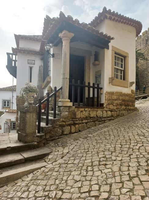 Lisbon: Transfer to Porto with Obidos and Nazare - The Drive to Porto: A Comfortable and Insightful Transit