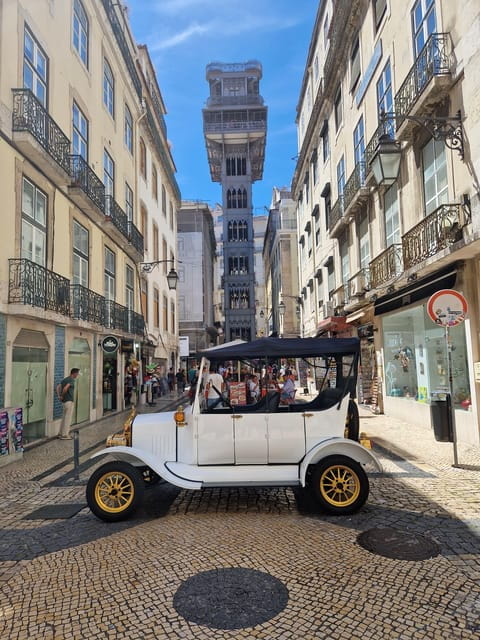 Lisbon: Tuk Tuk 1H30 Tour Old Town Complete with a Old Timer - What to Expect on the Tour: A Closer Look