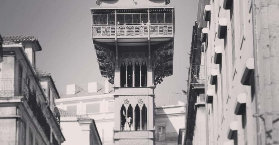 Lisbon's Roots: Tuk tuk experience throuth the Old Lisbon - An Impressive Itinerary with Unique Highlights
