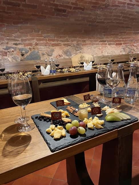 Lithuanian Cheese Tasting & Guided Old Town Tour - What to Expect: A Step-by-Step Breakdown