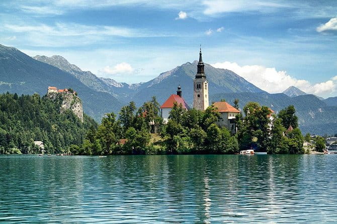 Ljubljana Airport- Lake Bled or vice versa. Private transfer. - Arriving at Ljubljana Airport: Your Gateway to Bleds Beauty