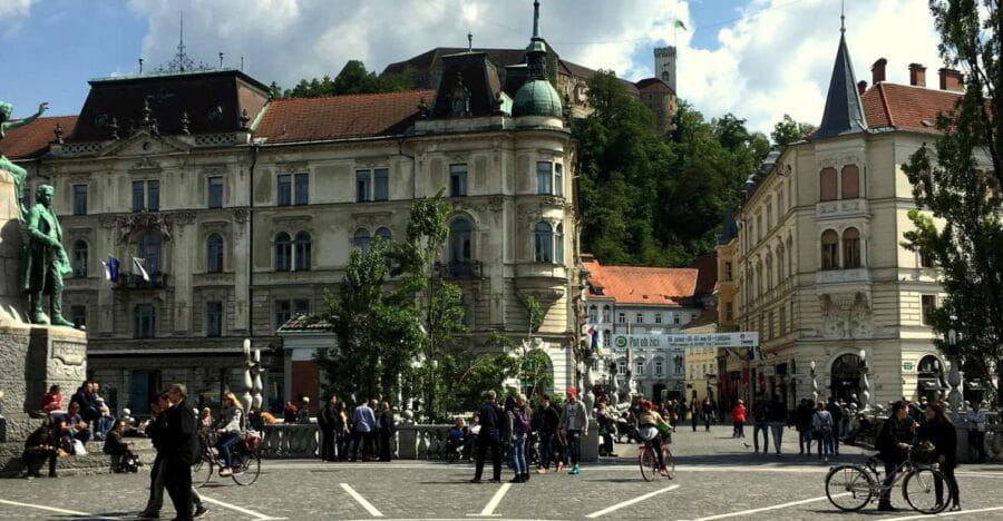Ljubljana and Ljubljana Castle Sightseeing Tour - Entering the Heart of Ljubljana: From the Main Square to the Castle