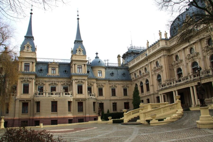 Lodz Old Town Manufaktura Highlights Private Walking Tour - Extending the Experience: More than Just a Walk