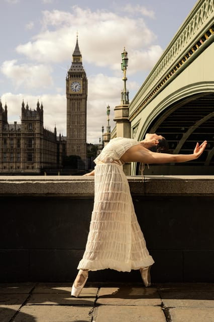 London: 1980s-Inspired Photoshoot at Iconic Landmarks - What Makes This Tour Stand Out: The Highlights