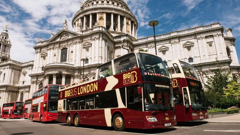 London from Edinburgh by Rail with Sightseeing & London Eye. - The Benefits of the Hop-on Hop-off Bus