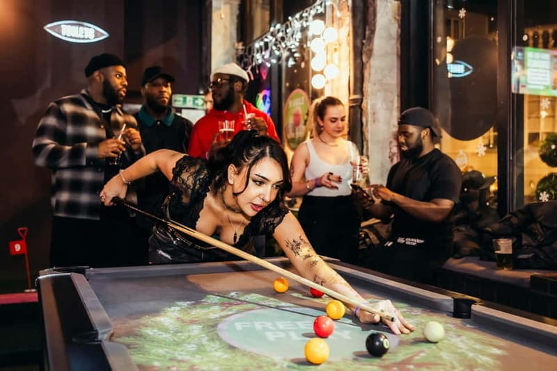 London Pub Crawl: Ultimate Central London Night Out - Starting Out in Central London: First Impressions and Location