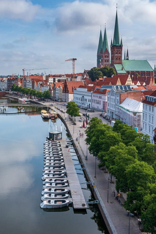 Lübeck: Electric Boat Rental - without driving licence - Who It’s Best For