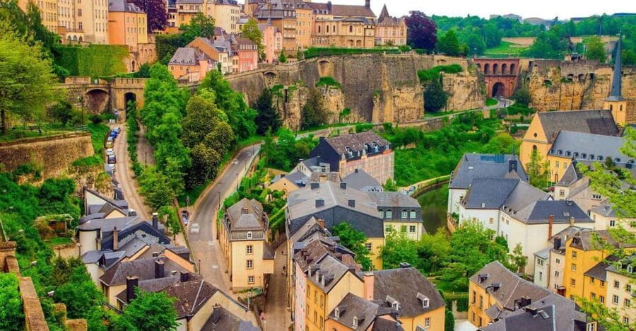 Luxembourg: City Highlights Walking Tour - Going Off the Beaten Path
