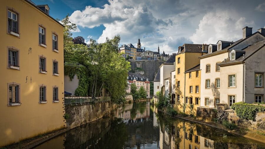 Luxembourg: Express Walk with a Local in 60 minutes - Discovering the Palais Grand-Ducal and Surroundings