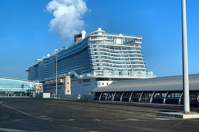 Luxury Private Transfer Fiumicino Airport to Civitavecchia Port - The Vehicle and Amenities: Making the Journey Comfortable