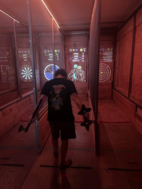 Madrid Atocha : Interactive Axe Throwing 1h - What You Can Expect: From Safety to Competition