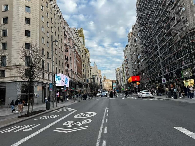 Madrid Downtown: Shopping Tour with Personal Shopper - Exploring Madrid’s Trendiest Avenues and Stores