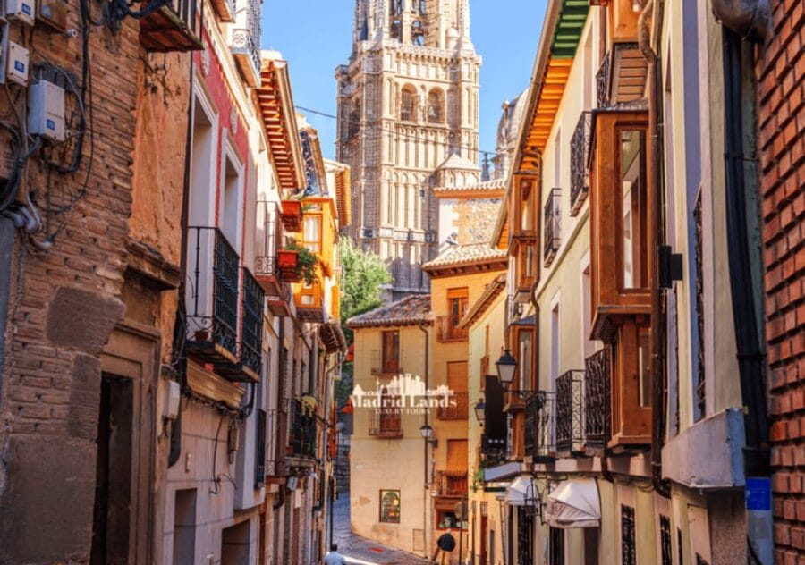 Madrid: Luxury Tour Toledo & Segovia - Segovia’s Majestic Monuments and Culinary Delights