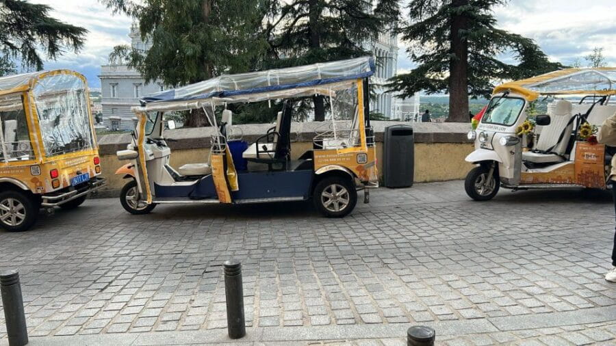 Madrid: Panoramic tour with Private guide in yellow Tuk Tuk - A Closer Look at the Itinerary