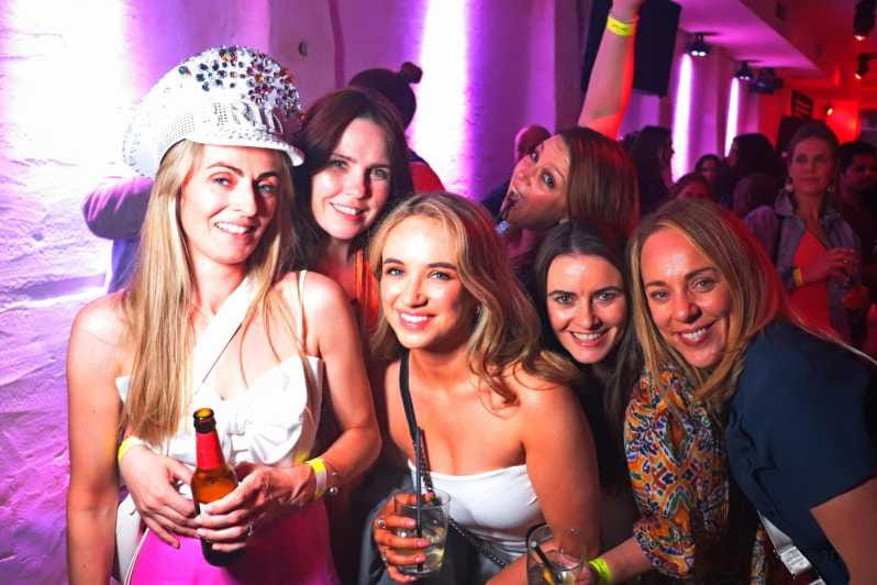 Madrid: Top Pub-Crawl with Drinks and Nightclub Entry - Entering Madrid’s Nightlife: An In-Depth Review