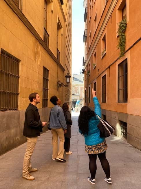 Madrid: Welcome to Madrid Guided Walking Tour - What Makes This Tour Stand Out?