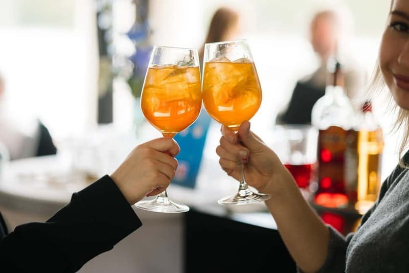 Malalata Party: Music cruises by sightseeing boats - Unique Highlights of the Experience