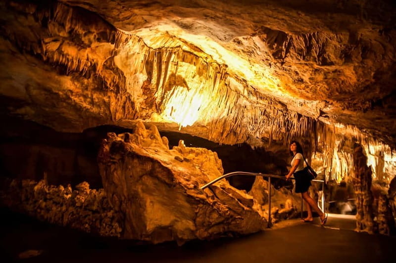 Mallorca: Caves of Drach Tour from the North with Boat Trip - Visiting the Pearl Shop: A Brief Interlude