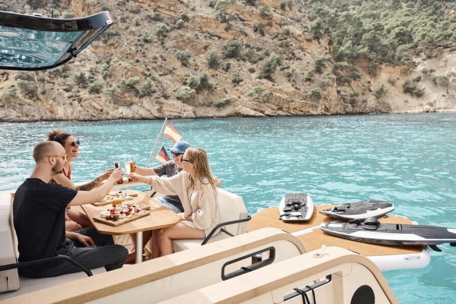 Mallorca: Electric Boat eFoil & Jetboard Adventure - Exploring Mallorca’s Scenic Coastline on a Sustainable Adventure