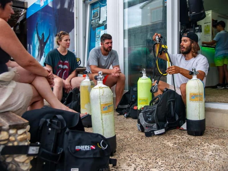 Mallorca: Try Scuba - try diving from a boat with an SSI instructor - The Itinerary: What to Expect