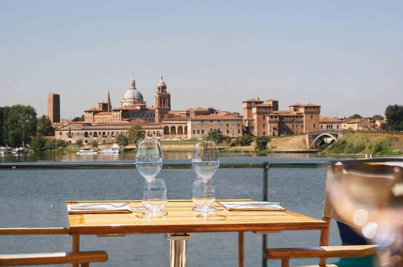 Mantua: from the water, lunch on the boat and guided visit to the city center - Price and Practicalities