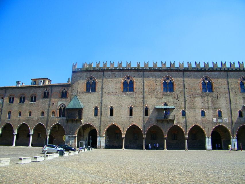 Mantua: Town Highlights and Monuments Walking Tour - Logistics & Value