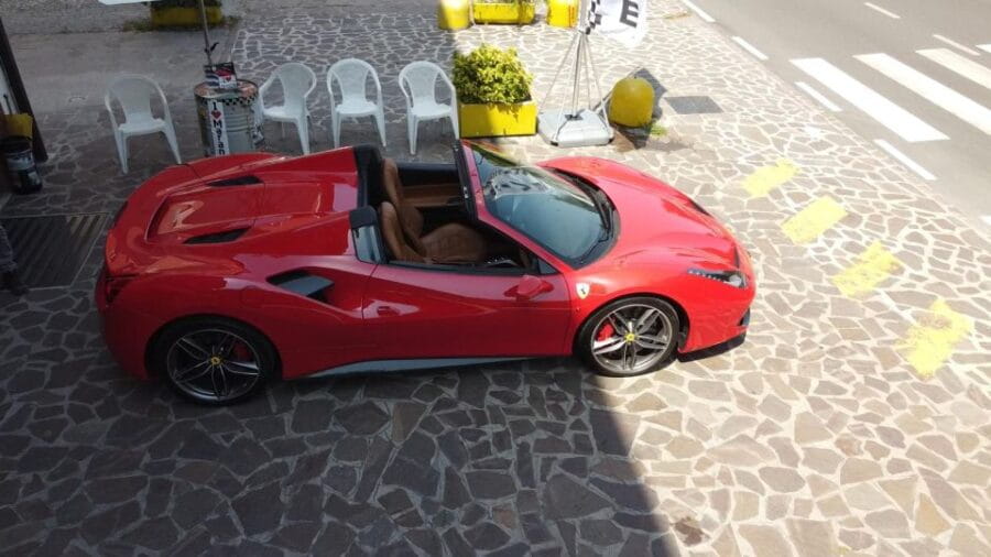 Maranello: Test Drive Ferrari 488 Spider - Guides Who Make the Difference