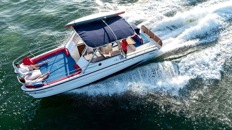 Marseille: Aperitif on a boat from the Old Port - Navigating to the Frioul Archipelago