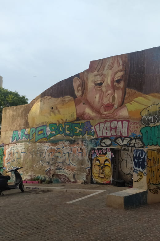 Marseille: cityrando Le Vieux-Port Le Panier La Joliette - J4 Esplanade and the Museum of European Civilizations