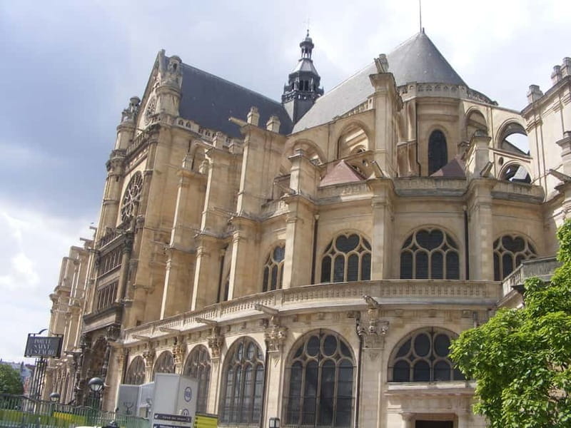 Medieval Paris Private 2h Walking Tour - Visiting Notre-Dame: The Heart of Medieval Paris