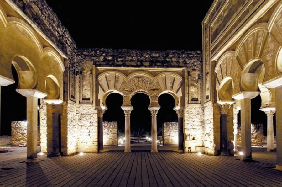Medina Azahara Guided Tour at Night - Who Should Consider This Tour?
