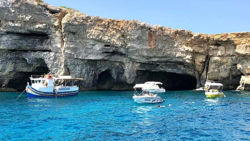 Mellieha: Private boat for 5 people to Comino & Blue Lagoon - In-Depth Look at the Itinerary and Key Stops
