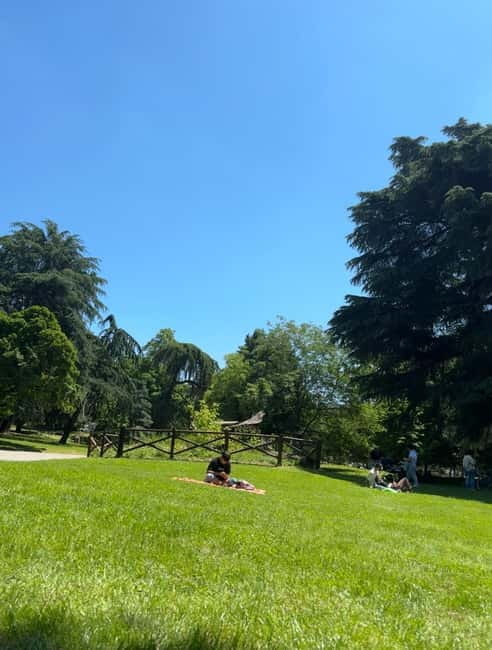 Milan: Private Sunset Picnic with Italian Aperitivo - The Picnic Setting and Food