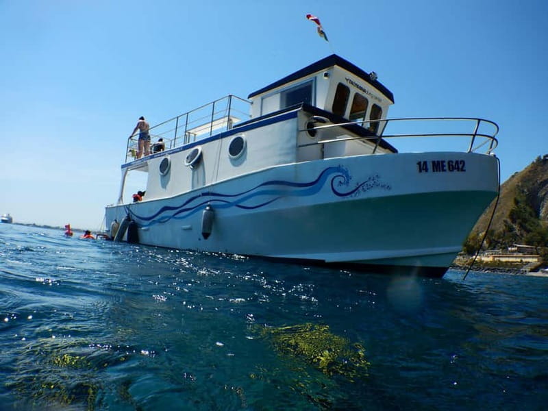 Mini-cruise Isola bella with snorkeling from Giardini Naxos - Scenic Navigation Along Naxos Bay