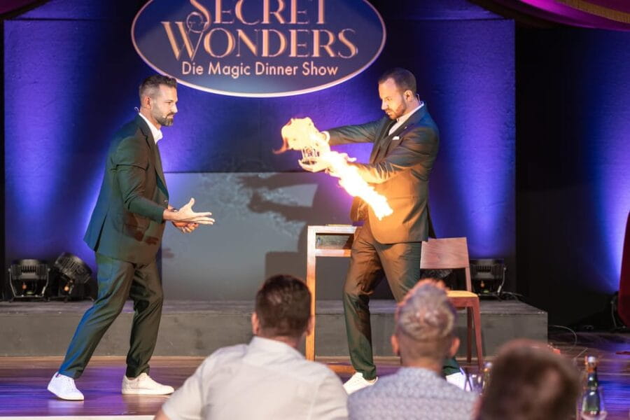 Mirage Vienna: Secret Wonders - Magic Dinner Show - Entering the World of Magic: Setting and Atmosphere