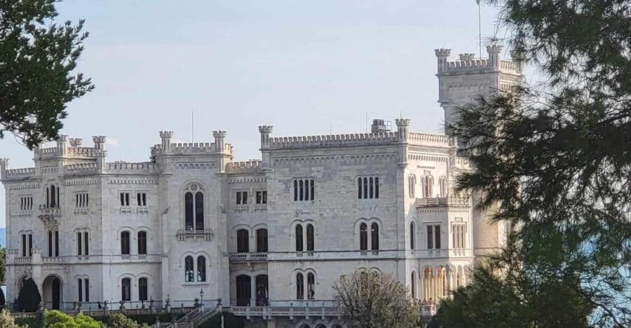 Miramare: The most romantic, beautiful and sad castle. - Gardens of Miramare: A lush paradise