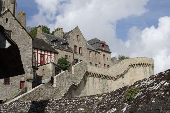 Mont-St-Michel: Shared Tour (10 max) "Abbey Ticket Included" - The Value of a Small-Group Tour