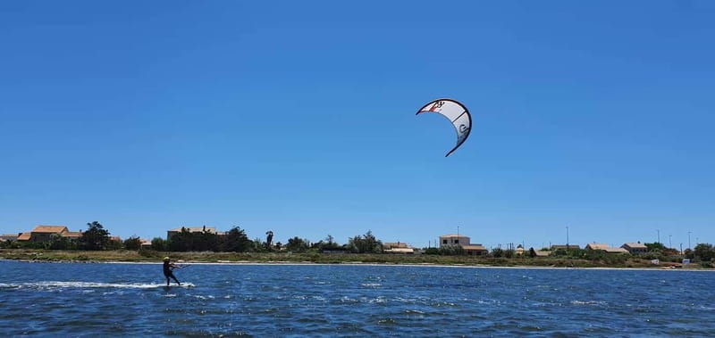 Montpellier: Kitesurfing Lesson with Equipment - Who Should Consider This Kitesurfing Lesson?