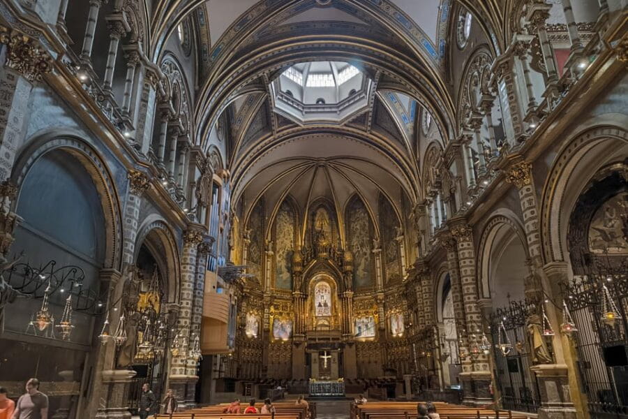 Montserrat Small Group Tour with Train and Cable Car - Exploring Montserrat: A Guide to the Experience