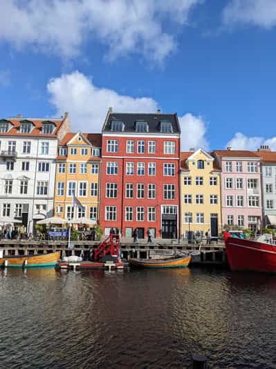 Mop in the heart of Copenhagen - private guided tour in French - Final Thoughts: Who Is This Tour Best For?