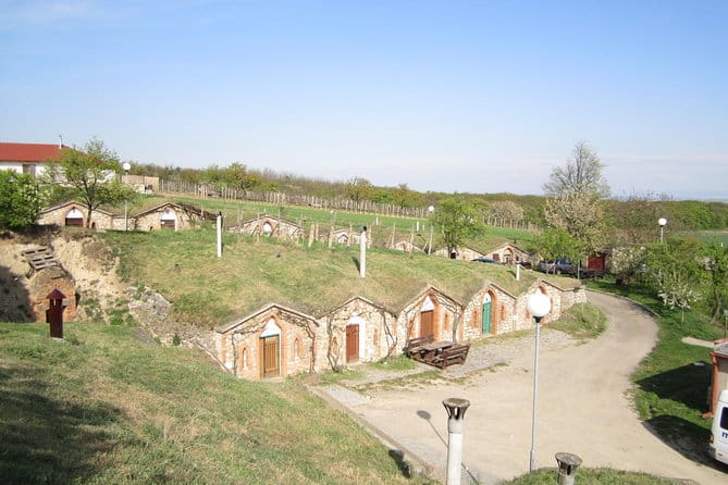 Moravian wine trails - The Wine Tasting Experience in Valtice and the National Wine Salon