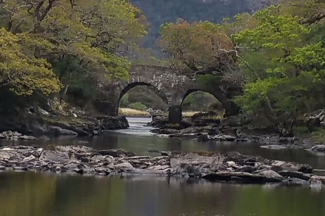 Muckross House and Gardens, Killarney - Scenic Tour (Minimum 4 People - 1 way). - FAQ